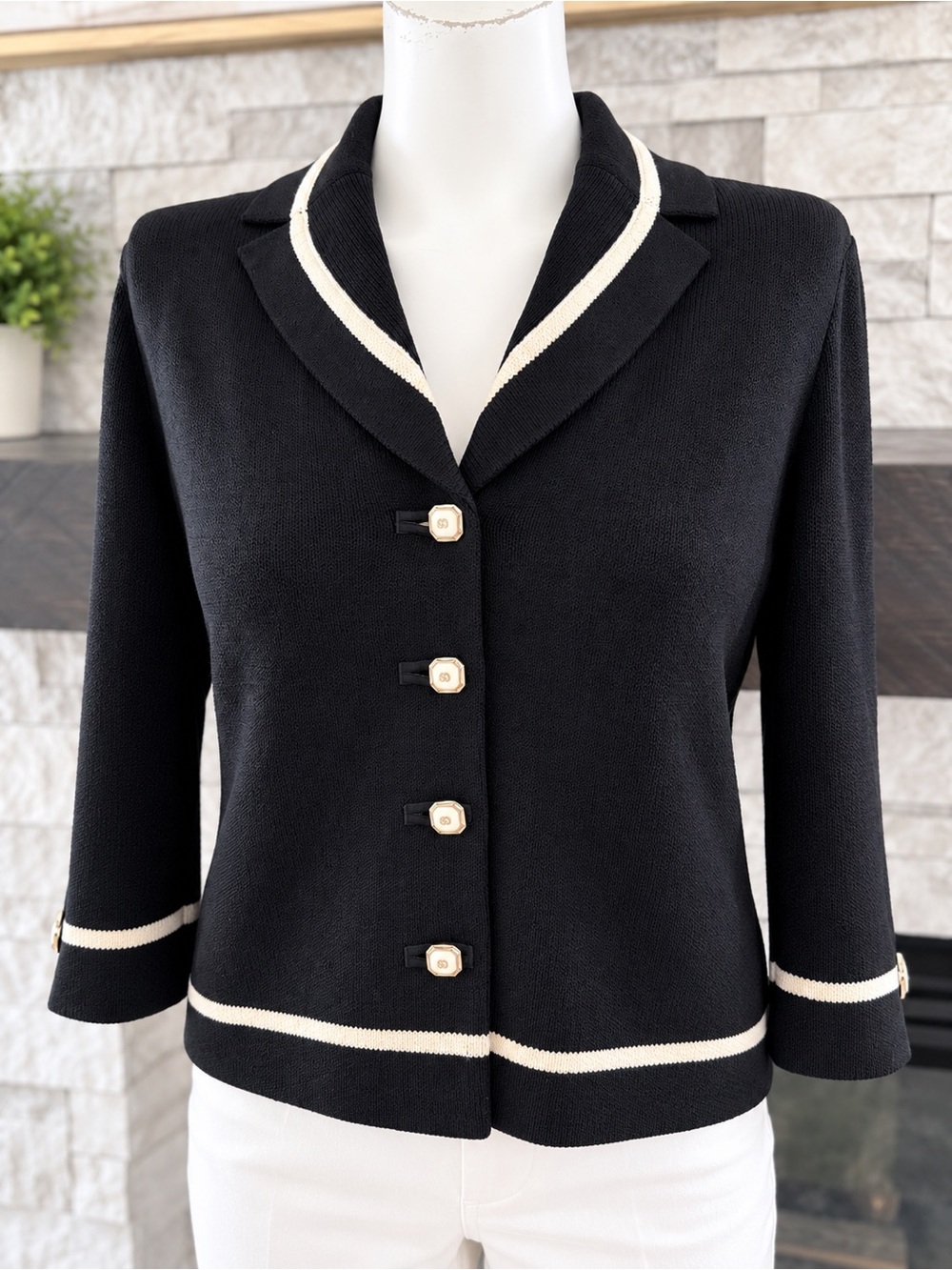 St John Collection Marie Gray Black Ivory Santana Knit Jacket S 4 Gold Buttons